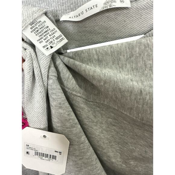 altar d state Xoxo Cropped Sweatshirt - Picture 8 of 12